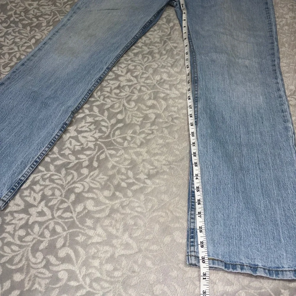 Levis 505 Regular Fit Straight Leg Light Wash Blue Denim Mens 33x30 (E34)